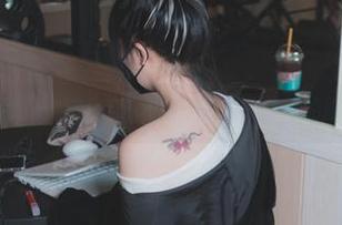 想知道婚纱还能这么穿？快来Aram(아람)的原图下载！