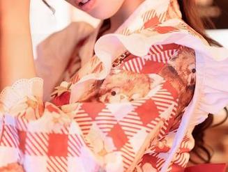 Feilin嗲囡囡 – SiByl李思宁的职业装美图，看得我心里默默嘀咕：这叫什么上班，分明是秀场！