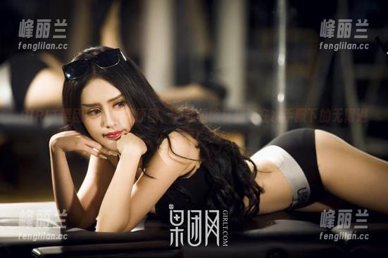 GIRLT果团网 - 下载原图，一起领略莫雅淇在水手服下的无限遐想！
