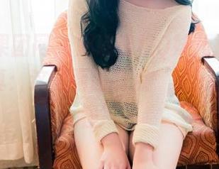 GIRLT果团网 – 跟随蜜桃Q妹儿探访她的女友写真：这些画面有点‘甜’，有点‘怪’…