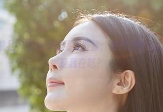 MiiTao蜜桃社 – 当秘书遇到豆瓣酱：美图里的办公室，是梦还是我在吃？