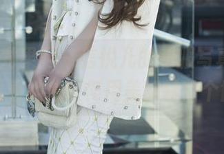 UGirls尤果网 – 信悦儿的和服写真全集，快来看看她是如何用美翻转整个世界！