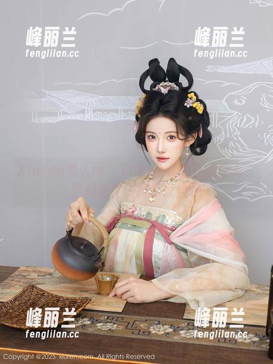 Xiuren秀人网 - Yuki鱼儿的在线写真：自拍也能游得如此自在