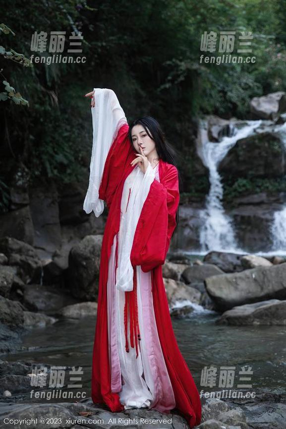 Xiuren秀人网 - 皮衣里的沈蜜桃miko图包，精选得让我目不转睛，这得多少次穿才能有这气场？