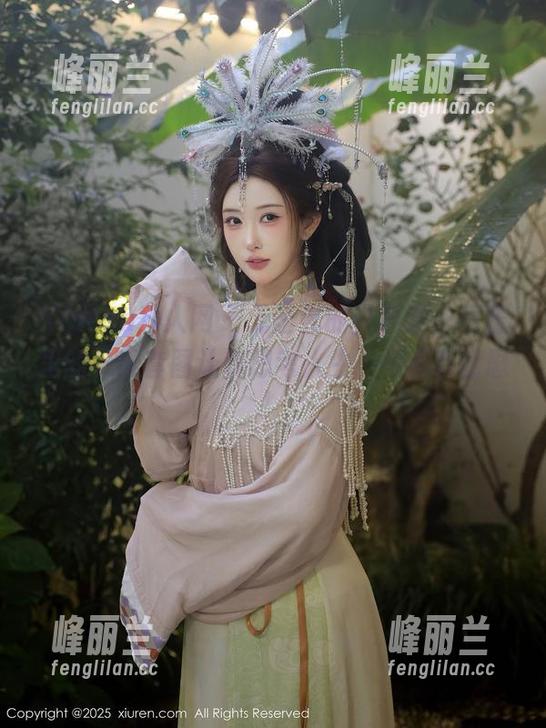 Xiuren秀人网 - 无圣光的世界里，爱酱里的礼服套图让我思考人生……真有意思！