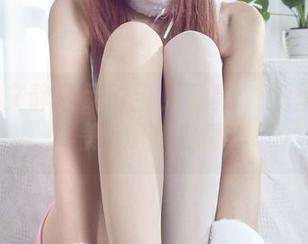 丽柜 – 文静的足球宝贝写真：这图不只是美，还有故事