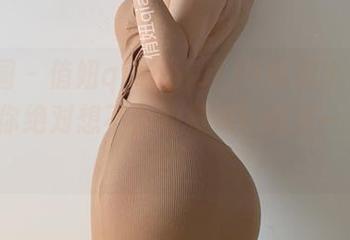 微密圈 – 俏妞qiaoniuTT+破洞牛仔裤+原图=你绝对想不到的模式！快来一起围观吧！