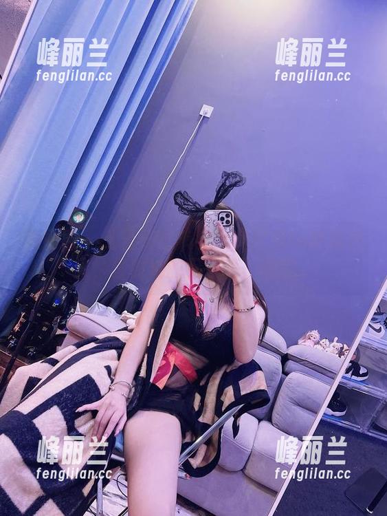 微密圈 - 无圣光也疯狂：兔宝妮to制服合集，发现她的另一面，嘿嘿。