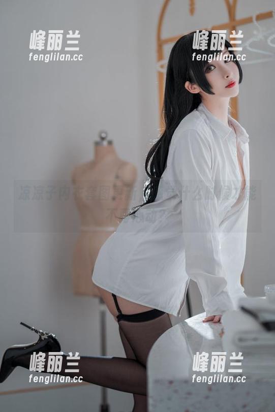 凉凉子内衣套图更新，感觉什么时候才能不再心动？