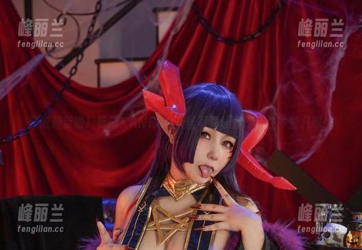 壁纸换新啦！咔喵KANEKO灰丝写真让你忍不住多瞥几眼！