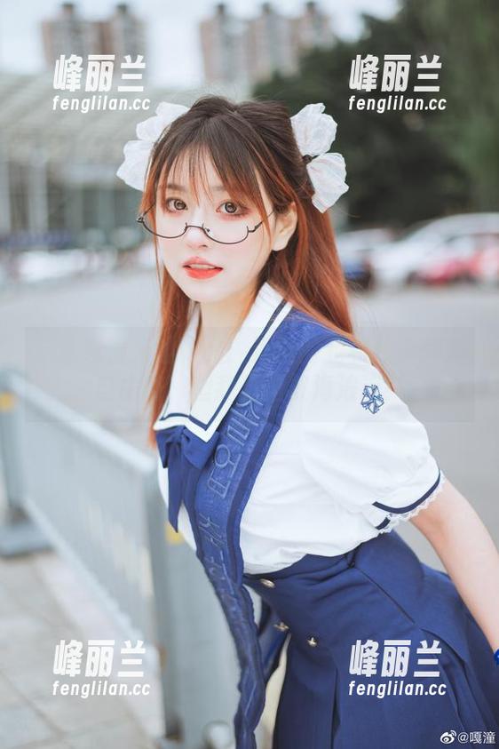 精选嘎潼海边作品：海边的我和沙子都是自由的，但我更怕被海浪追！