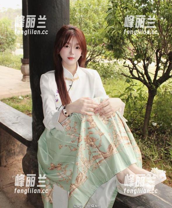 小众视觉 - 别跟我说死库水不紧身，思思姐的原图更新告诉你真相！