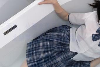 少女秩序 – 天呐，小葵女王又有新动作了，套图更新得太频繁，真是眼花缭乱啊！