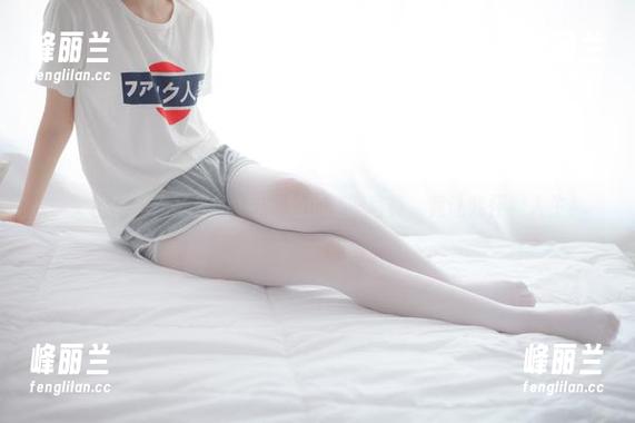少女秩序 - 无圣光的晞可：她的制服写真，竟让我怀疑人生！