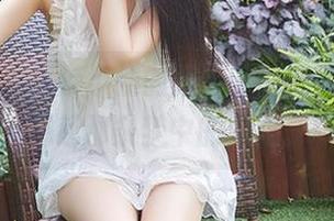 尤蜜荟 – 跟随小仙的脚步，私房美图让人想起那条梦中的白裙。