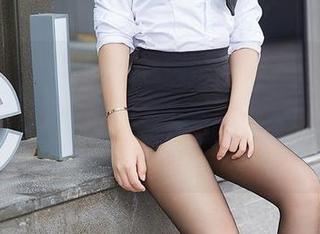 尤蜜荟 – 白子嫣，妩媚娇娘的‘新衣’图包更新，快来看看这个‘新款’的迷人背影！