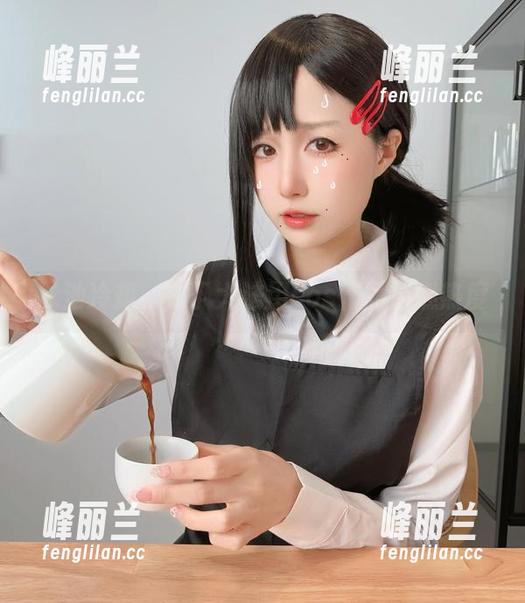 泳池冷却，布丁大法用cos作品点燃热度