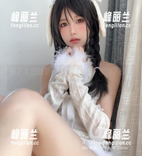 布丁大法的夏日比基尼图册，原图下的轻盈