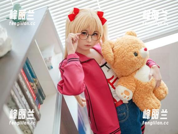 高清幼水铃衣，梦浴少女在水中游弋，恍惚间心也跟着游了。