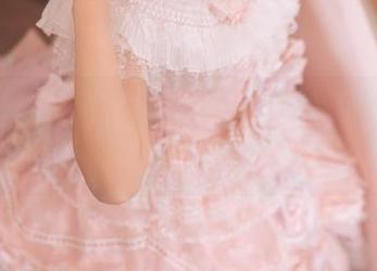 幼水铃衣的瑜伽写真集，又更新啦！这一组感觉有点神秘……