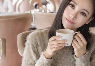 推女神 – 在教室里迷失，没想到梓萱Crystal的图包这么撩