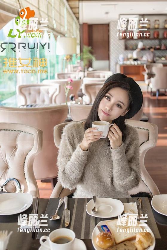 推女神 - 在教室里迷失，没想到梓萱Crystal的图包这么撩