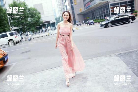 推女郎 - 你以为你能抵挡住全套纯小希内衣的诱惑吗？下载吧，别犹豫。