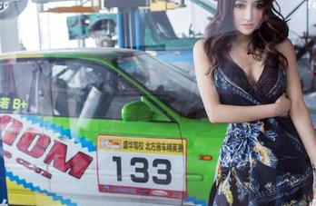 推女郎 – 赵惟依的夏日私房写真：花与阳光的完美搭配，我真是看得舍不得眨眼