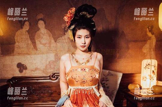 在死库水的浪花里，星澜想来杯珍珠奶茶私拍原图不怕显得湿漉漉！