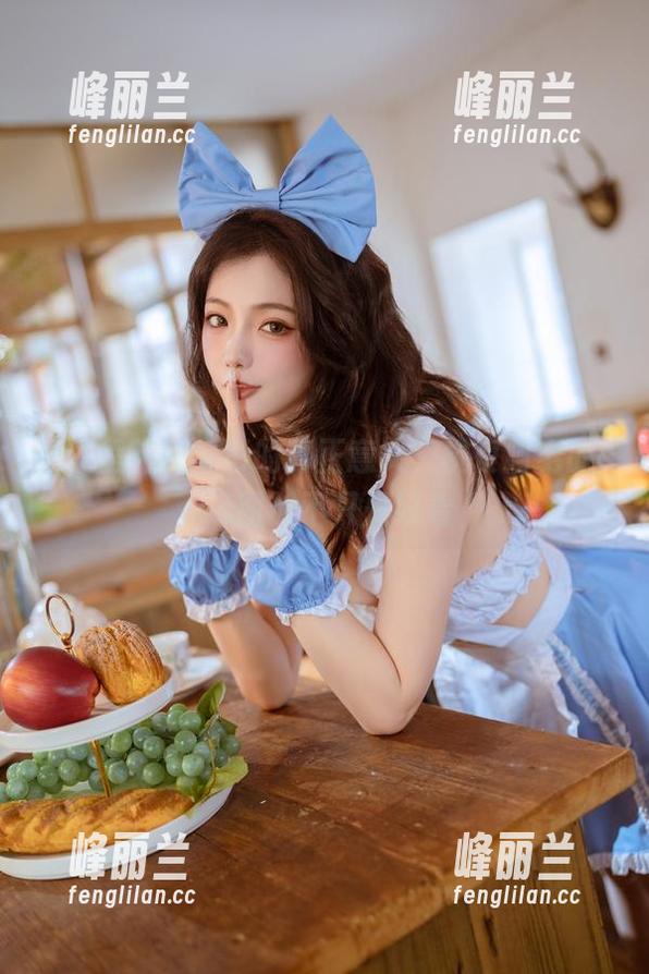 这才是花束与影的真正意义，桃良阿宅的cos图册不只是好看