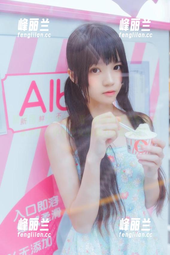 精选图片大放送！看桜桃喵如何搭配黑色水手服，小小少女的魅力无处不在！