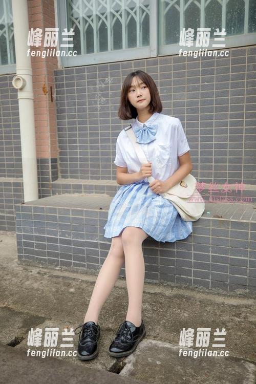 梦丝女神 - 当花月舞的裸足与阳光相遇：这张写真简直太仙了，但我怎么觉得有点小暧昧呢