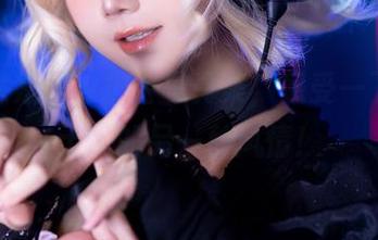 下载楚楚子w护士写真集，感受一下‘护士’的另一种风情！
