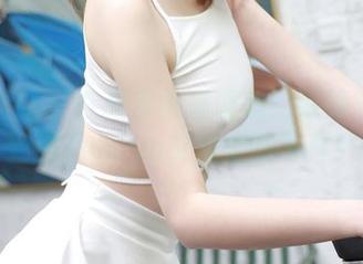 模范学院 – 在教室中发现美：您绝对想不到的Evelyn艾莉定制写真！