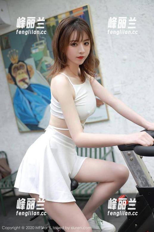 模范学院 - 在教室中发现美：您绝对想不到的Evelyn艾莉定制写真！