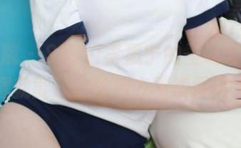 模范学院 – SiByl李思宁的圣诞写真：免费下载就能让你的朋友圈瞬间高大上！