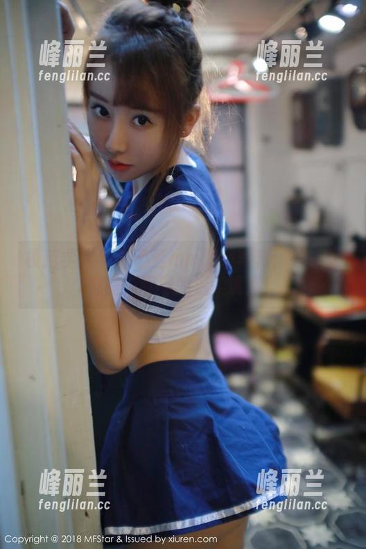 模范学院 - 韩子萱mm眼镜写真：每一张都是对眼球的温柔诱惑！