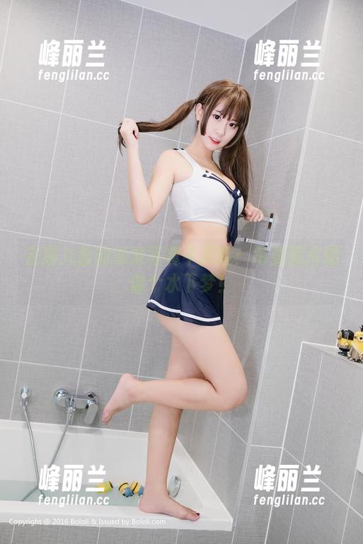 在猫九酱的泳池写真中探险：每张照片都像个水下梦！