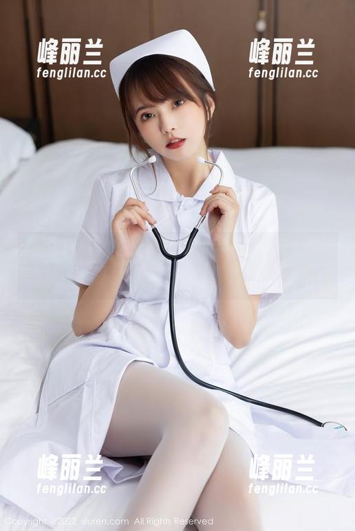 秀人网 - 谁说泳池只能消暑？双笙Alina的新合集更新带你体验‘水的艺术’！