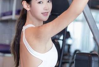 秀人网 – 夏晓Maggy教你：原图里的棉袜，夏天的必备单品，绝不出错！