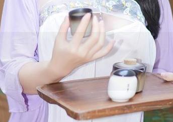 秀人网 – 大琪琪Emily空姐的魅力，高清原图，你敢不敢点开？