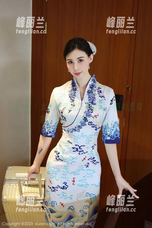 秀人网 - 大美媚京的双人互动，图片里有趣的故事等你来下载！