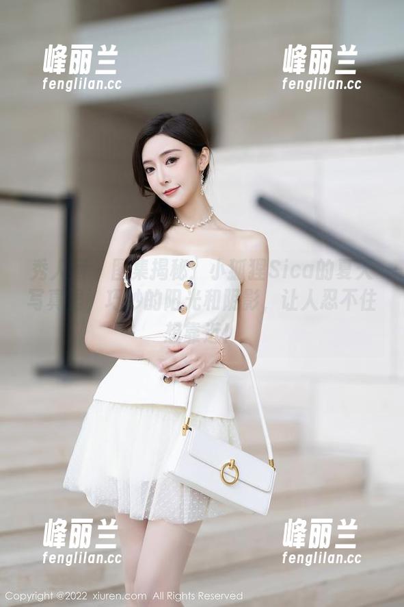 秀人网 - 图集揭秘：小狐狸Sica的夏天写真里，巧妙的阳光和阴影，让人忍不住想靠近！