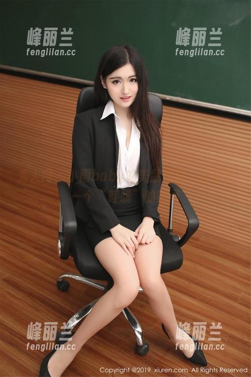秀人网 - 小雨baby的美腿作品，记录每一个“哇哦”的瞬间