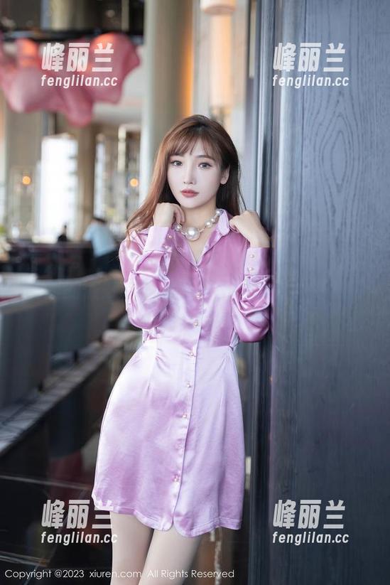 秀人网 - 悠悠YOYO的白色情愫：那张图片里的微妙，原图却带来了意想不到的触动