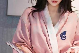秀人网 – 模特悦悦的眼镜：原图中透出的俏皮，精选的活力