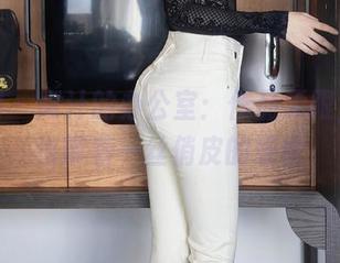 秀人网 – 阿汁的办公室：作品无限，资源也带着一丝俏皮的感觉