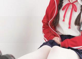 紧急企划 – 见希w的民国制服白丝写真集：细节让人咋舌，她却毫不在意
