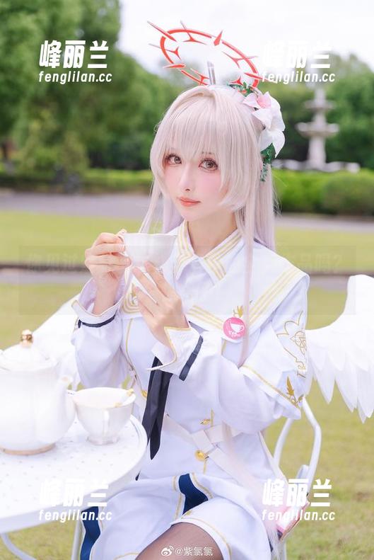 你见过紫氯氯这样穿蕾丝的全套作品吗？太惊艳了！