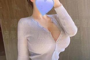 微密圈 – 观看这张明星级的紫色哒豚豚，吊带黑丝简直不要太好看！
